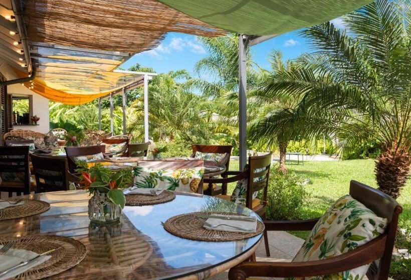 هتل Habitation Saint Charles Hôtel De Charme & Spa