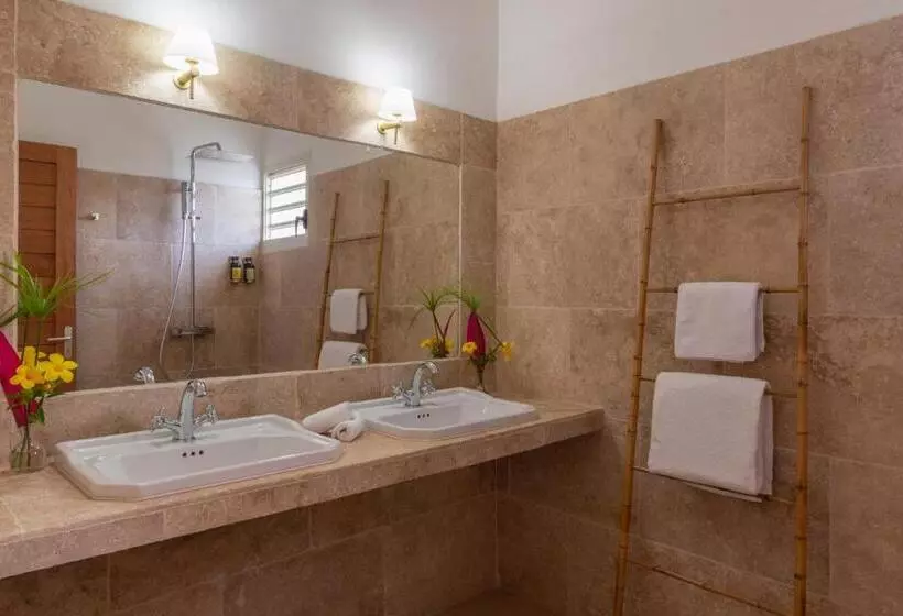 هتل Habitation Saint Charles   Hôtel De Charme & Spa