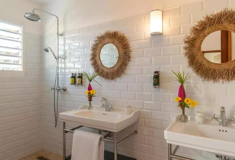هتل Habitation Saint Charles   Hôtel De Charme & Spa
