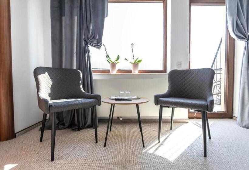 Пансион Emerald Residence