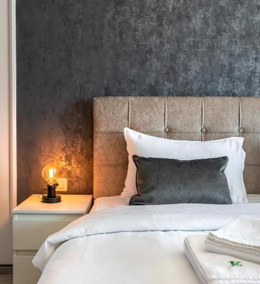 Пансион Emerald Residence