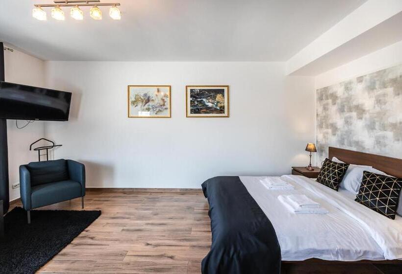 Пансион Emerald Residence