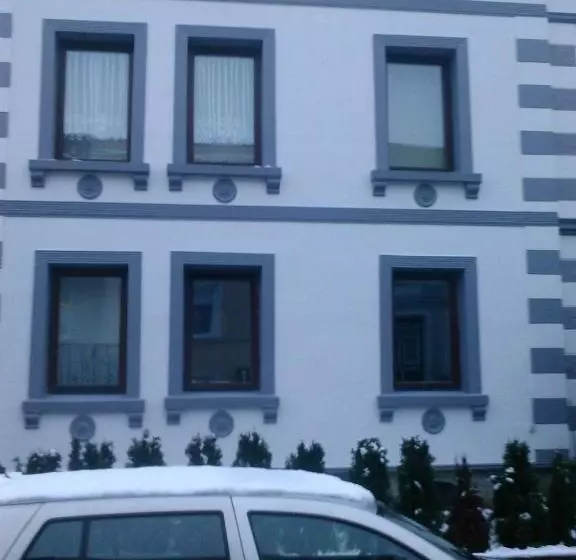 پانسیون Monteurzimmer Lützow