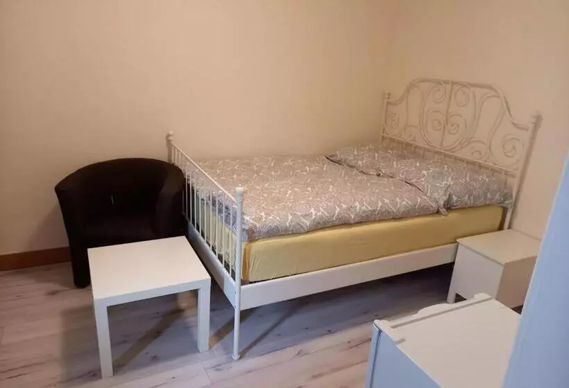 پانسیون Monteurzimmer Lützow