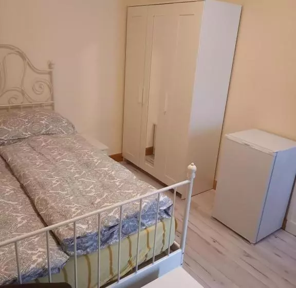 پانسیون Monteurzimmer Lützow