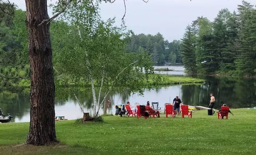 ペンション Musky Joes Twin Pines Resort