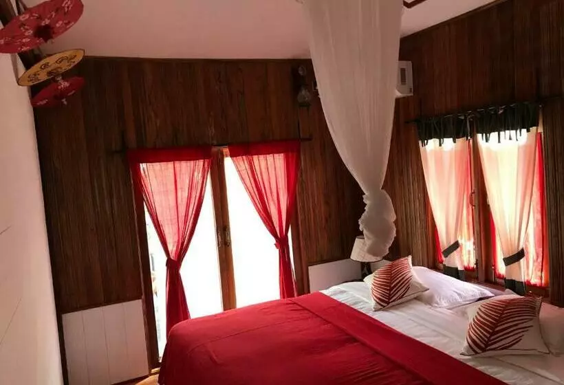هاستل Cottage House