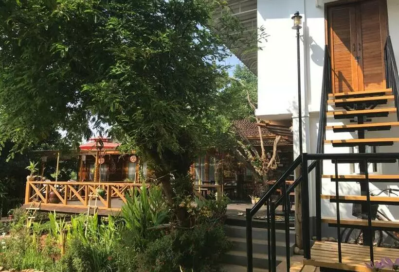 هاستل Cottage House