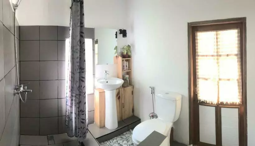 هاستل Cottage House