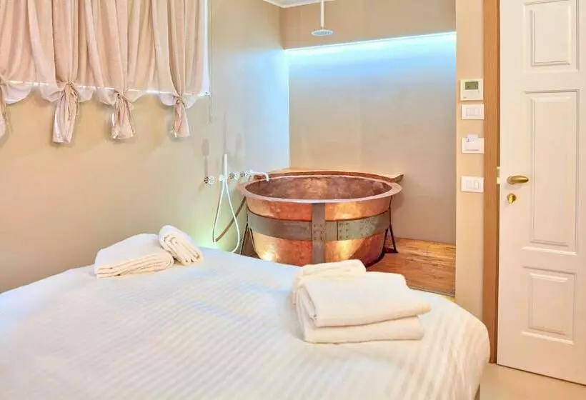 تختخواب و صبحانه A Mare Luxury Rooms