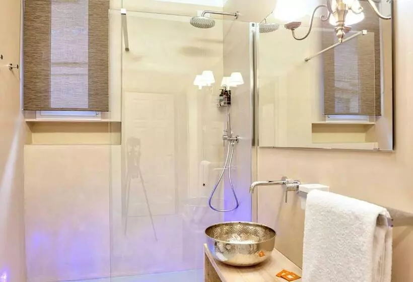 تختخواب و صبحانه A Mare Luxury Rooms