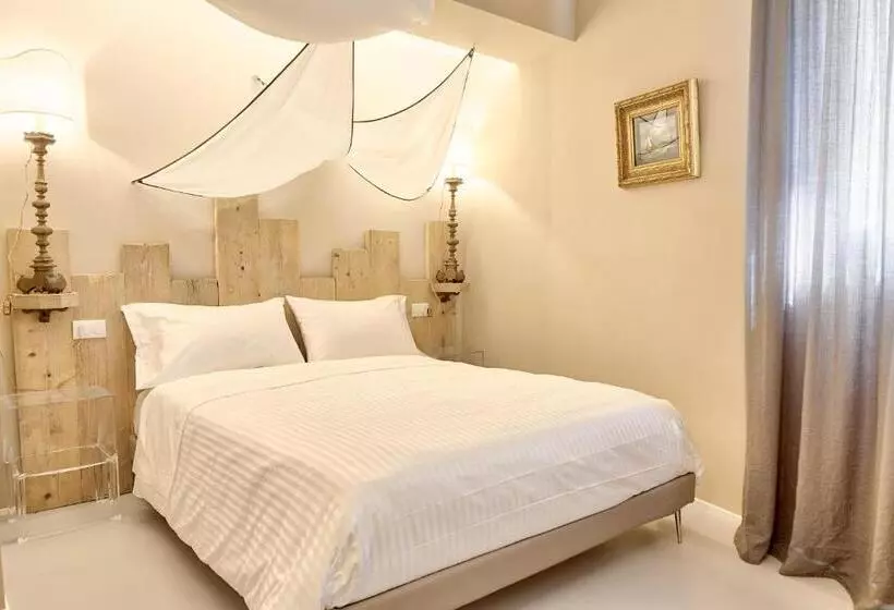 تختخواب و صبحانه A Mare Luxury Rooms