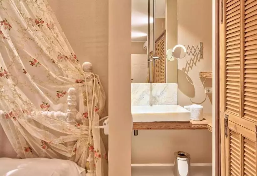 تختخواب و صبحانه A Mare Luxury Rooms