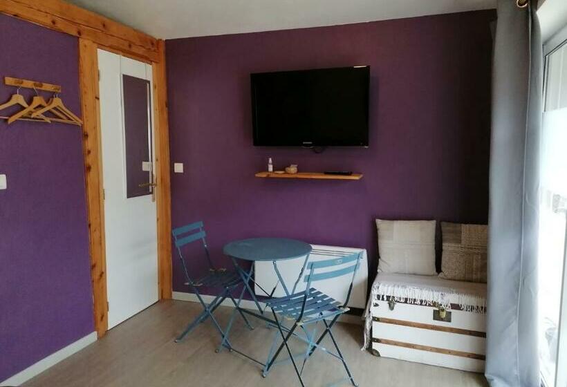 Aamiaismajoitus (B&B) Chambre Avec Jacuzzi Privatif Le Pêcher