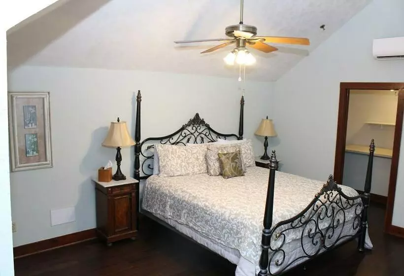 Herlong Mansion Bed & Breakfast