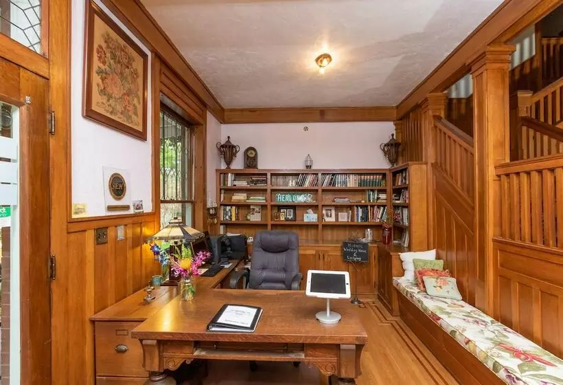 Herlong Mansion Bed & Breakfast