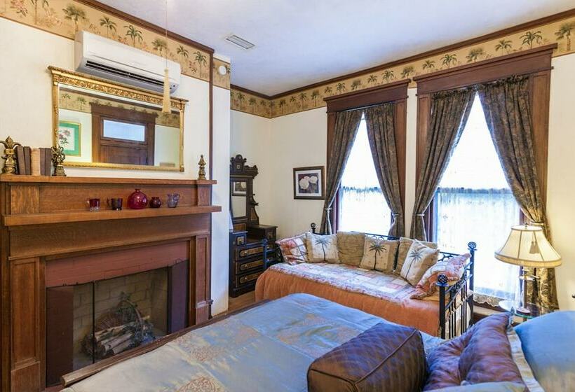 Herlong Mansion Bed & Breakfast