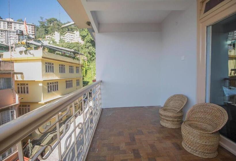 Отель O Nourpem Residency