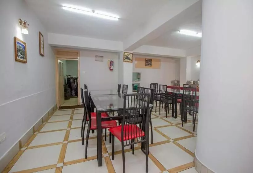 ホテル O Nourpem Residency