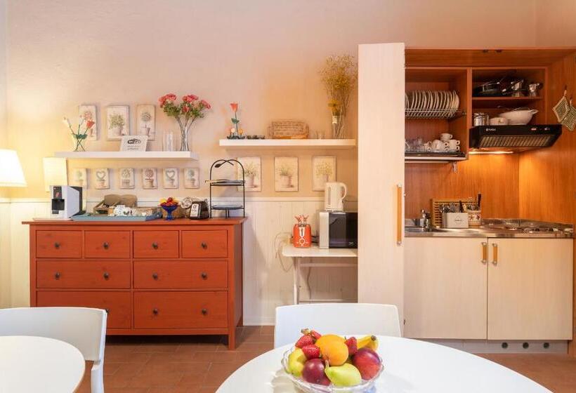 تختخواب و صبحانه Stella