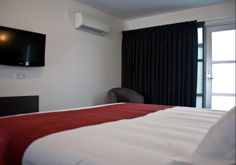 Brighton Hotel Motel