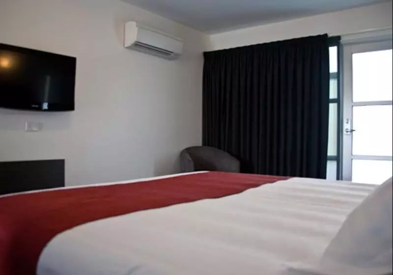 Brighton Hotel Motel