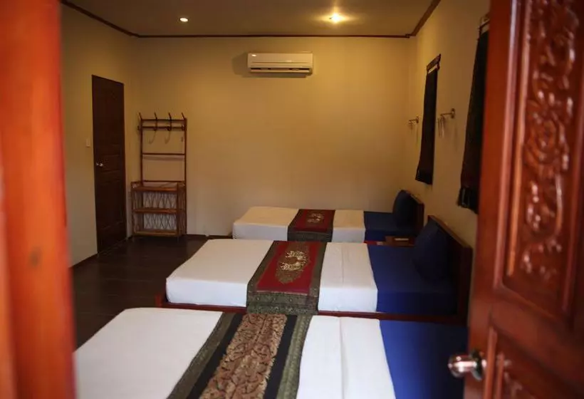 בית מלון כפרי Beach Road