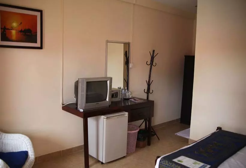 בית מלון כפרי Beach Road