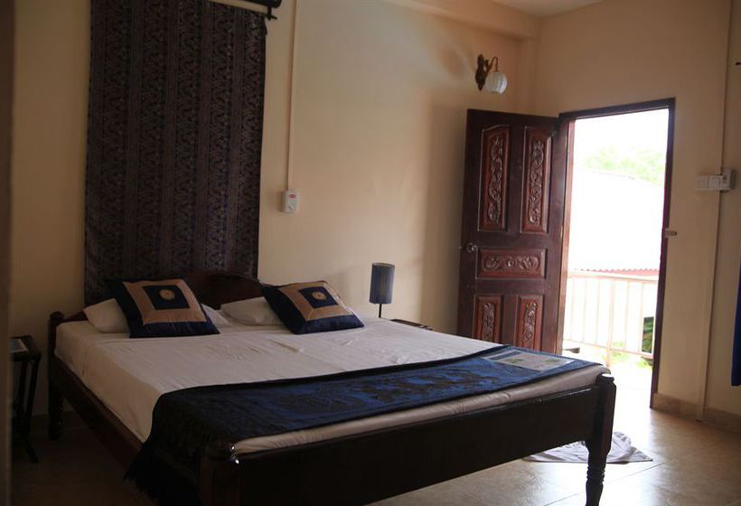 בית מלון כפרי Beach Road