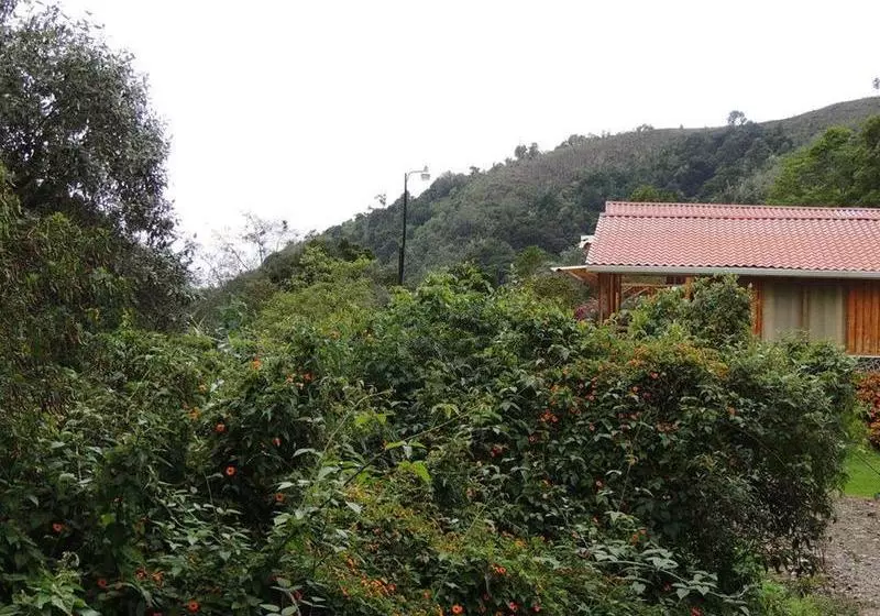 هتل De Montaña Suria