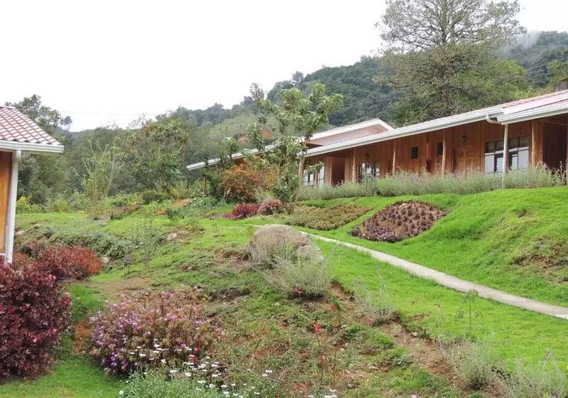 هتل De Montaña Suria