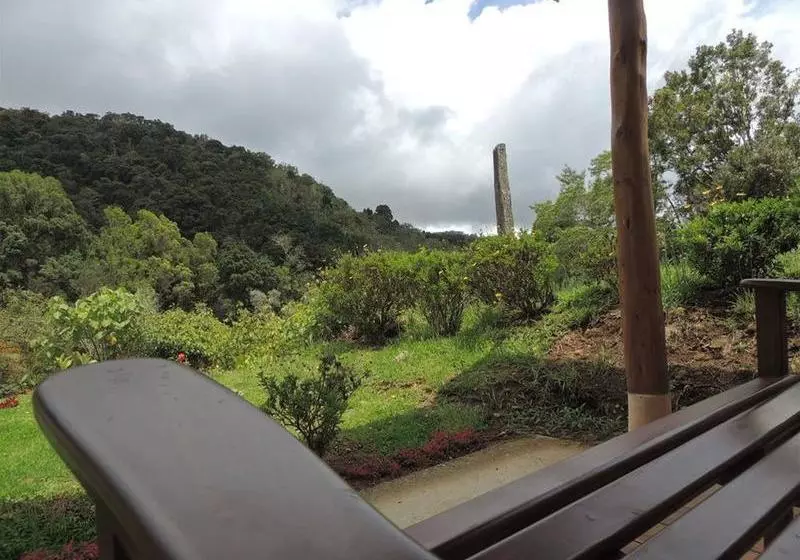 هتل De Montaña Suria
