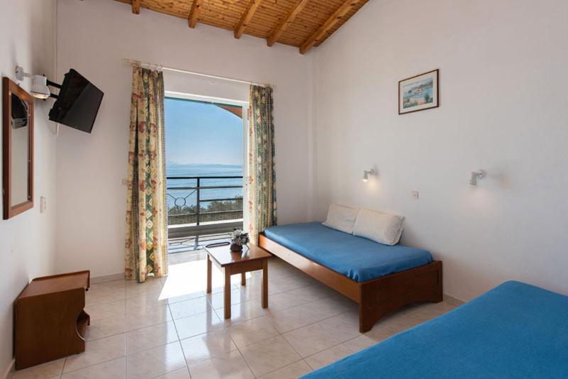 בית מלון כפרי Nissaki Sea View