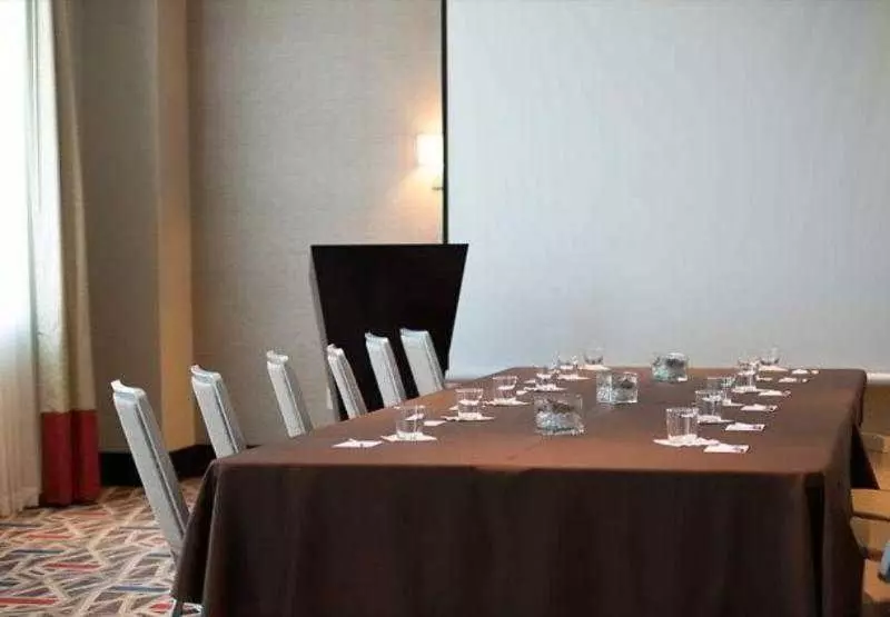 Отель Residence Inn By Marriott Boston Logan Airport/chelsea