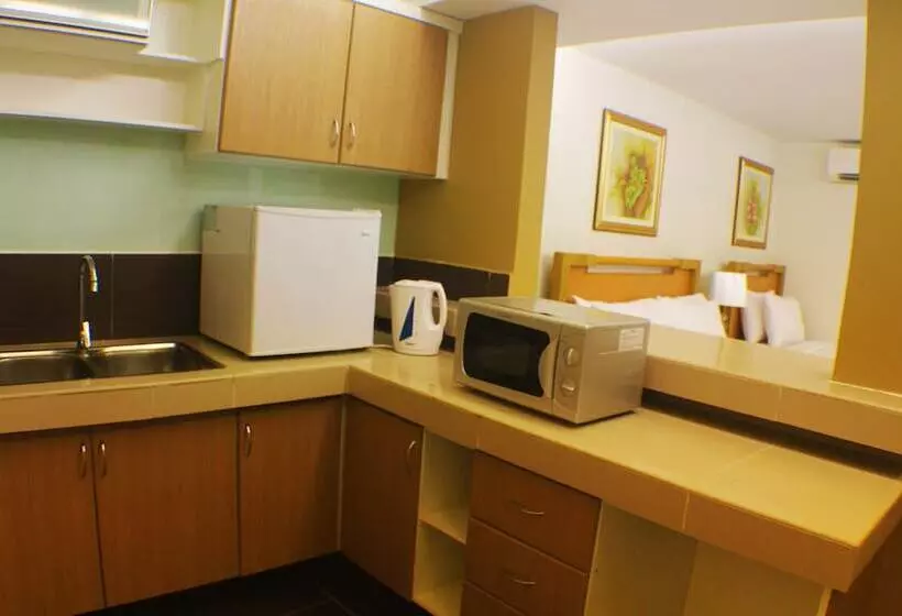 Khalifa Suites Hotel & Apartment