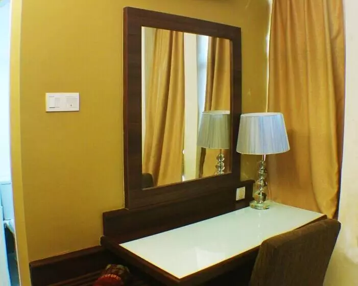 Khalifa Suites Hotel & Apartment