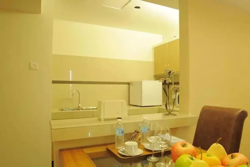 Khalifa Suites Hotel & Apartment