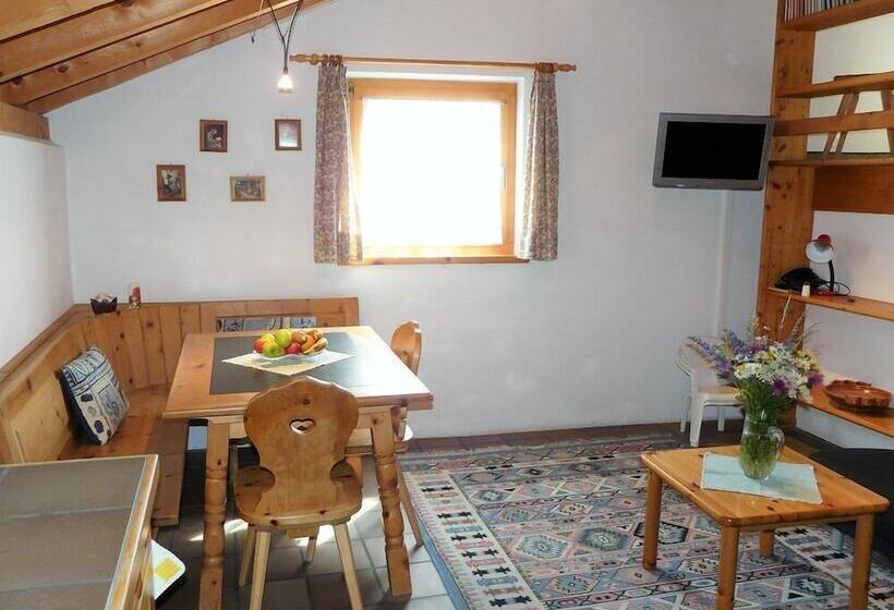 Hostel Chasa Allegra