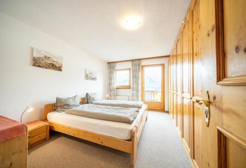 Hostel Chasa Allegra