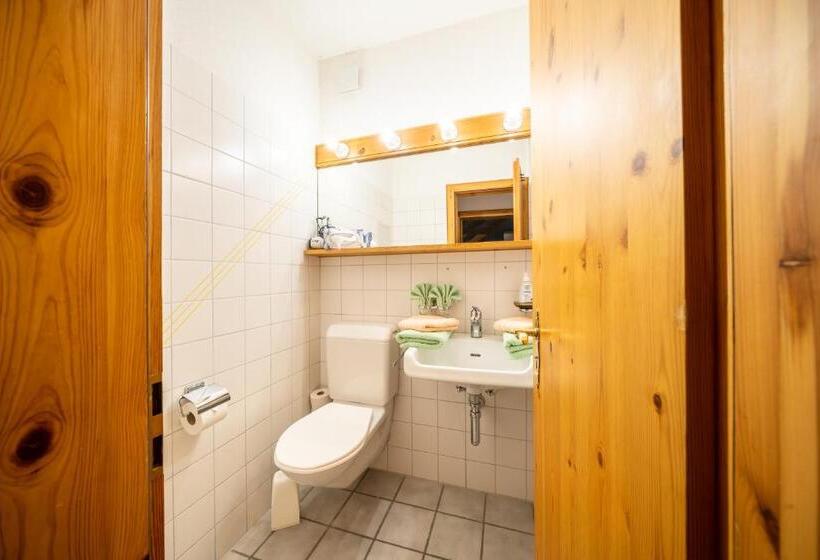 Hostel Chasa Allegra