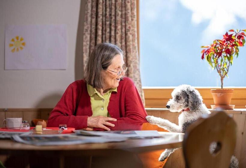 Hostel Chasa Allegra