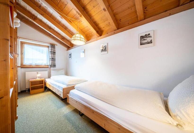 Hostel Chasa Allegra