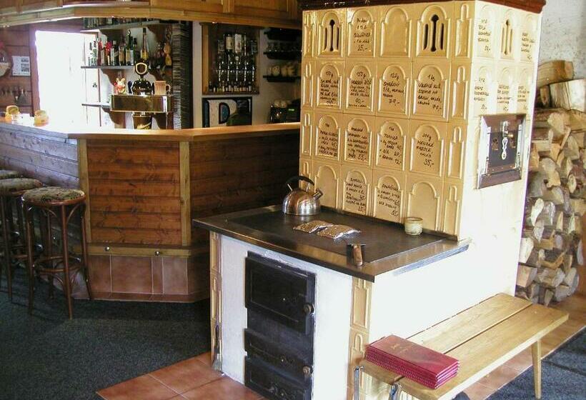 تختخواب و صبحانه Kiosek U Staré Lanovky