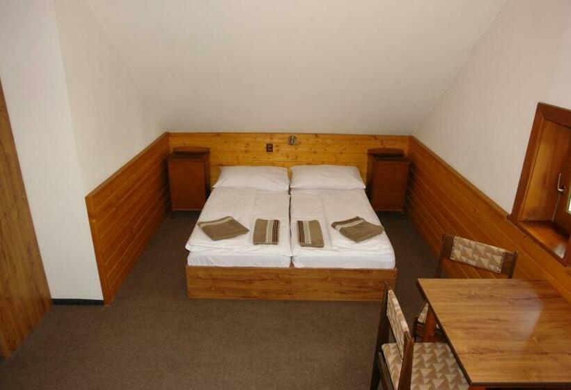 تختخواب و صبحانه Kiosek U Staré Lanovky