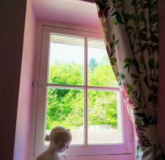 Aamiaismajoitus (B&B) Le Coin Des Artistes