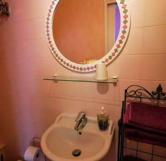 Aamiaismajoitus (B&B) Le Coin Des Artistes