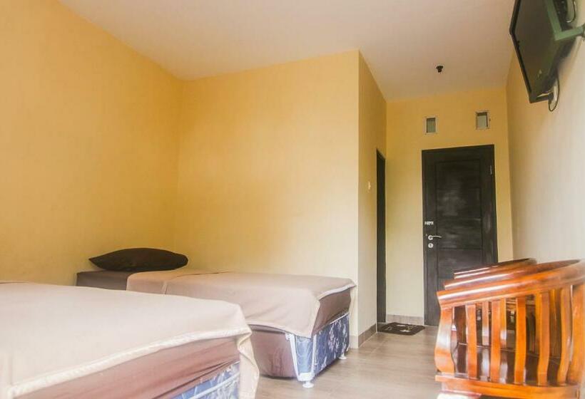 בית מלון כפרי Cemerlang