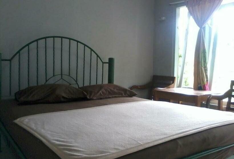 בית מלון כפרי Cemerlang