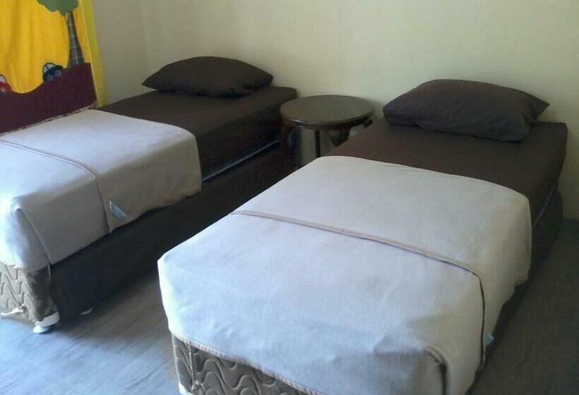 בית מלון כפרי Cemerlang