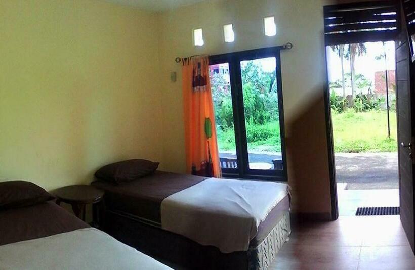 בית מלון כפרי Cemerlang